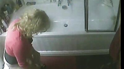 A lány megpróbálja apa lanya sex videok leküzdeni a feszültséget maszturbál az asztalon
