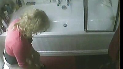 A lány megpróbálja apa lanya sex videok leküzdeni a feszültséget maszturbál az asztalon