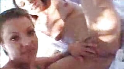 Két apa lanya szex nő csinál seggfej Nyalás, dildó együtt játszik